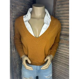 Arula Long Sleeved Ribbed V-Neck Shirt with Built in under collar